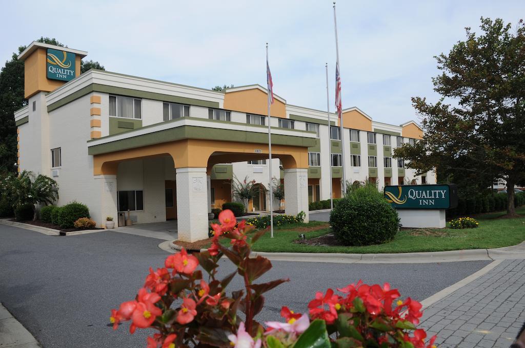 Quality Inn Huntersville Near Lake Norman Luaran gambar