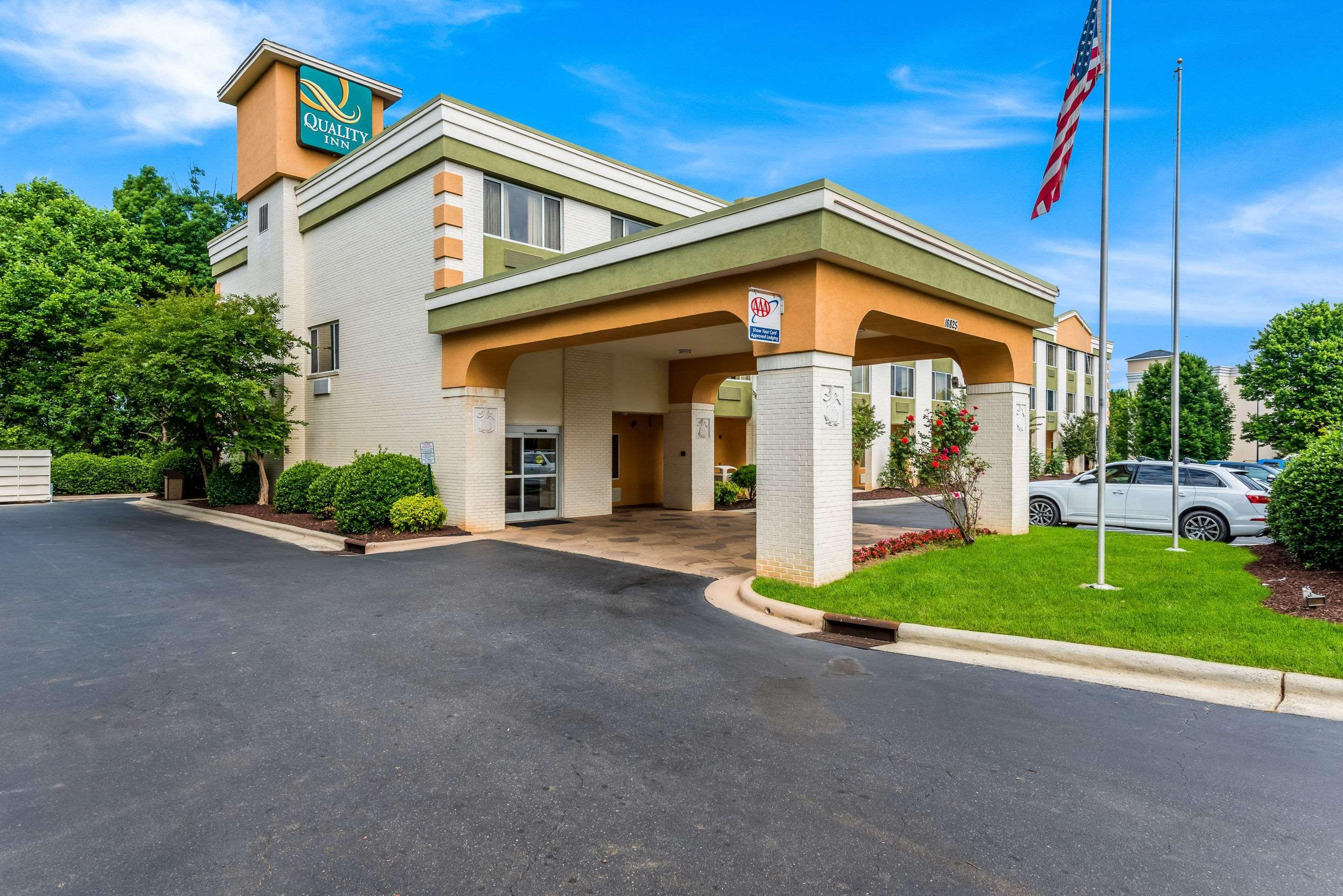Quality Inn Huntersville Near Lake Norman Luaran gambar