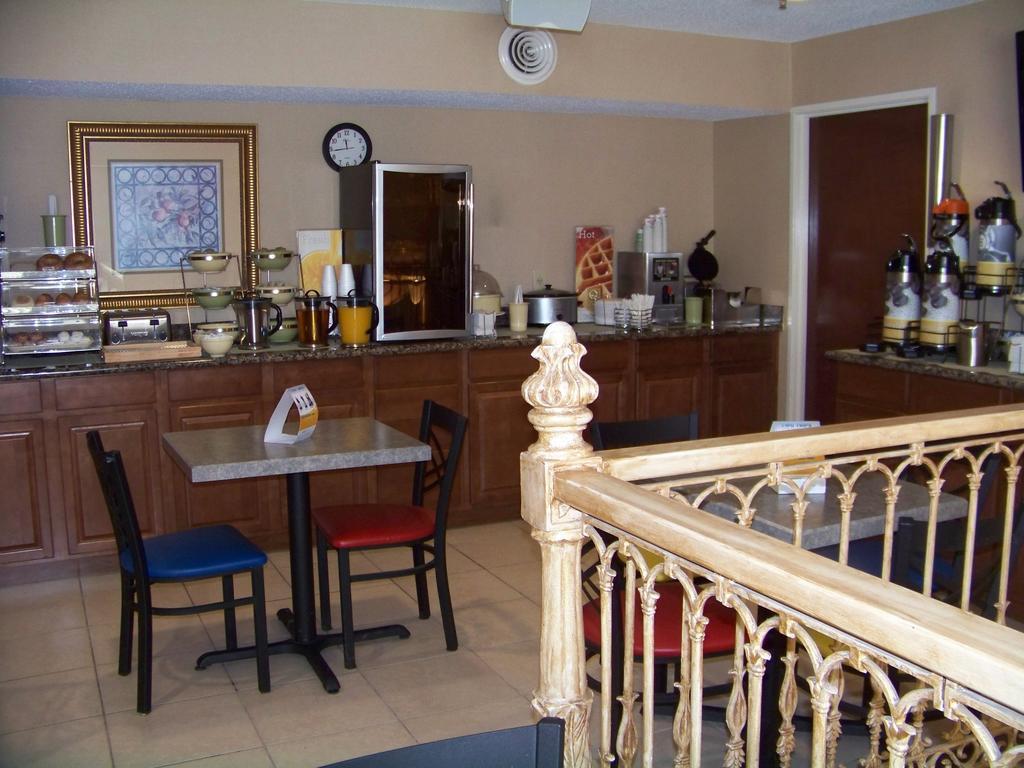Quality Inn Huntersville Near Lake Norman Luaran gambar