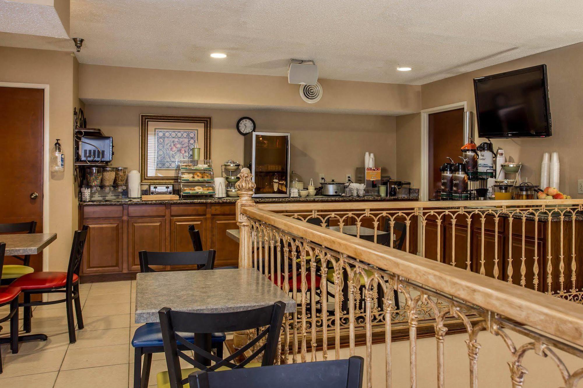 Quality Inn Huntersville Near Lake Norman Luaran gambar